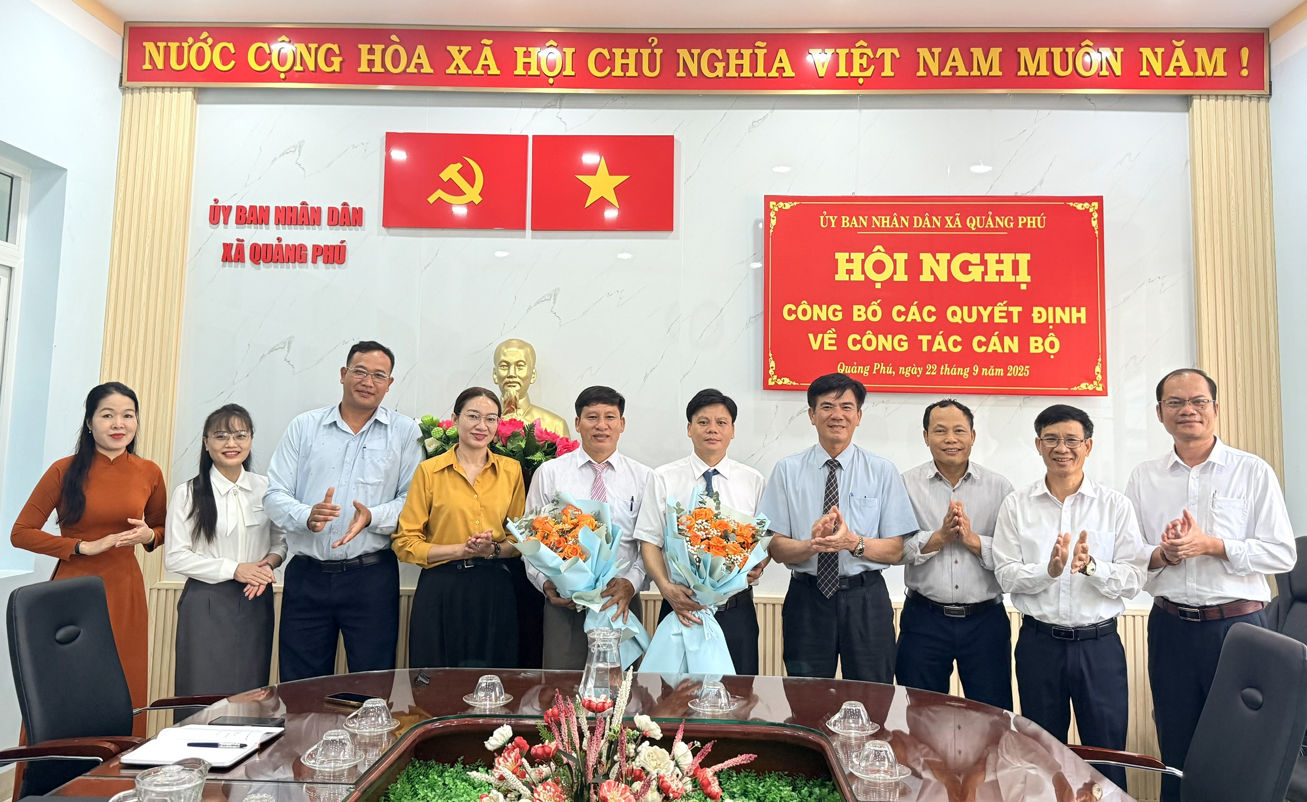 Xã Quảng Phú công bố quyết định về công tác cán bộ